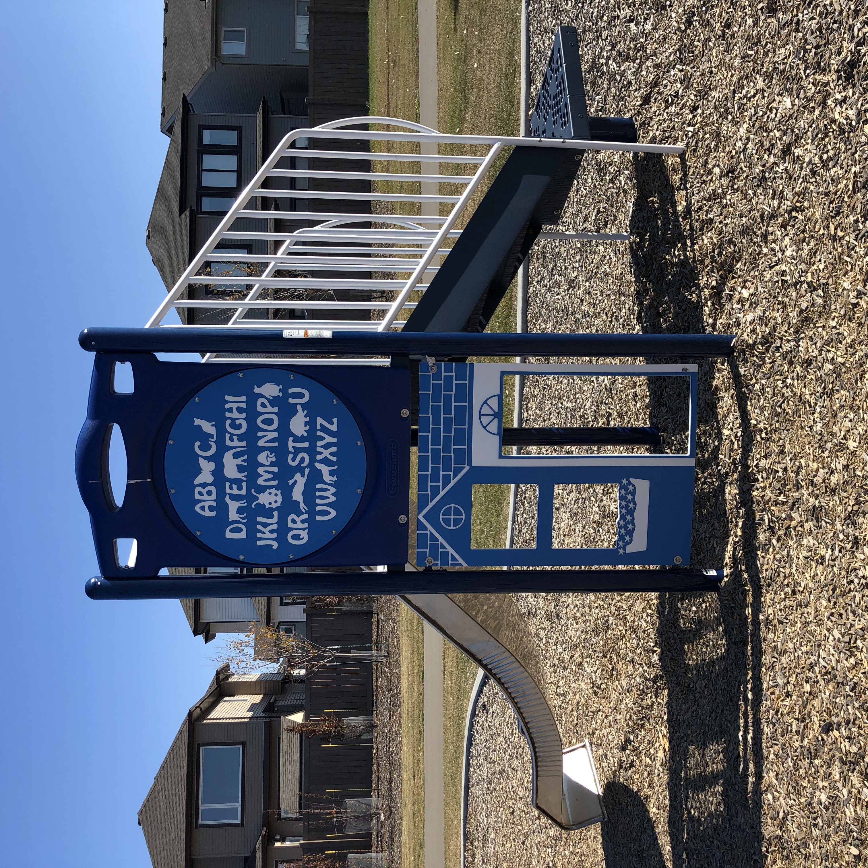 Svend Hanson School (Edmonton, AB) playground in Edmonton, AB - play area surfacing and safety features