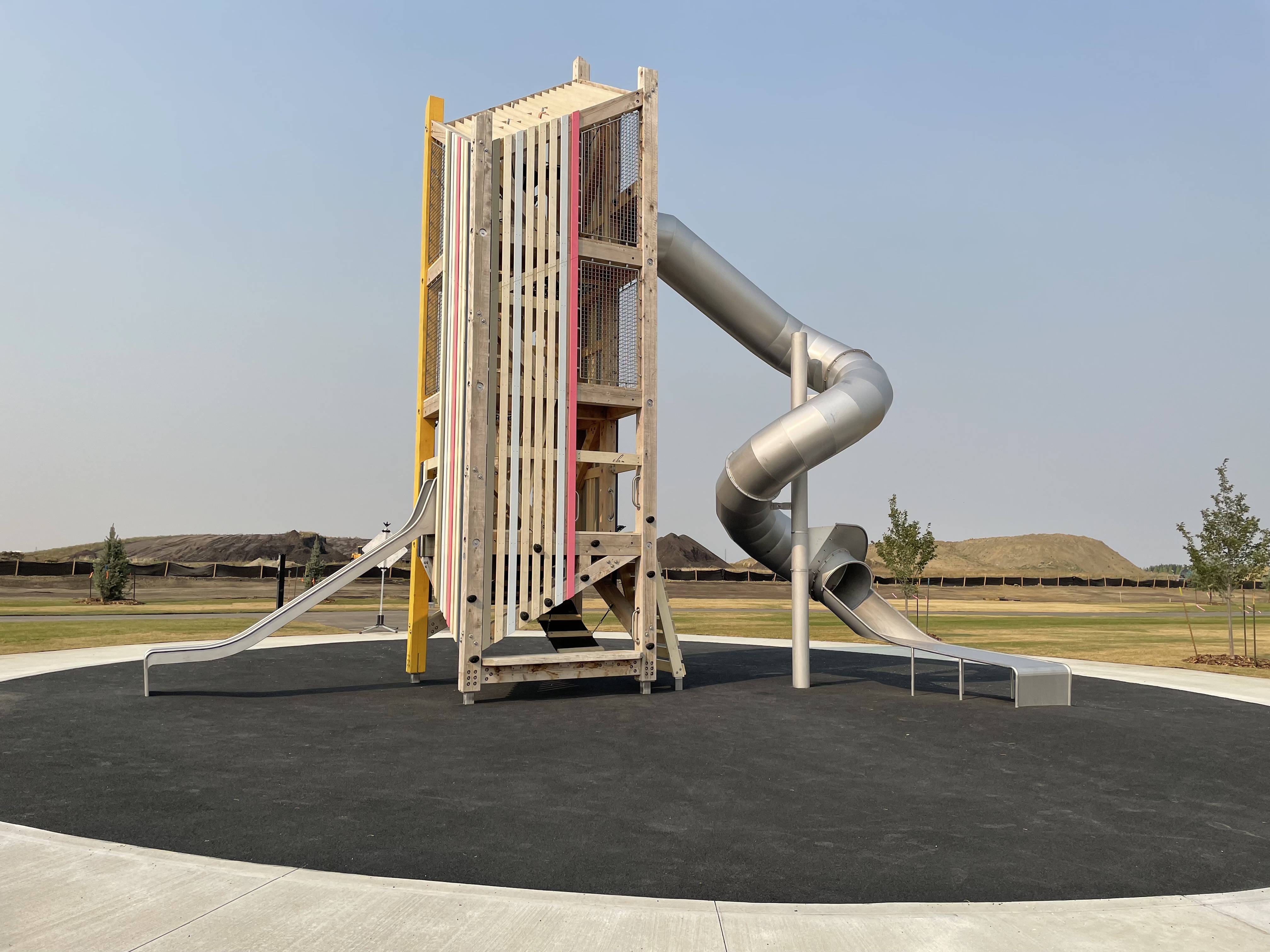 Parc Réunis playground in Beaumont, AB - interactive play features