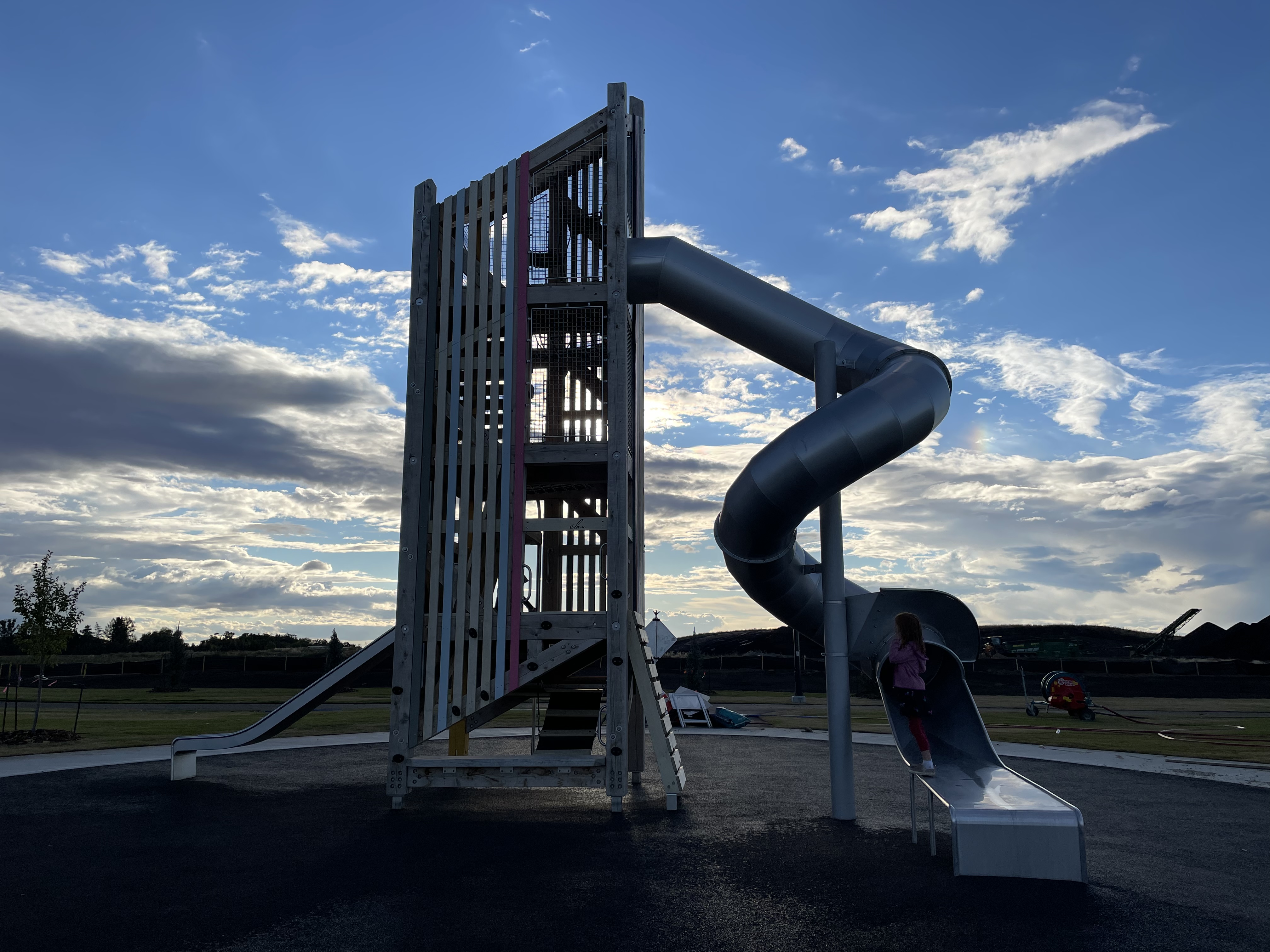Parc Réunis playground in Beaumont, AB - playground climbing structures