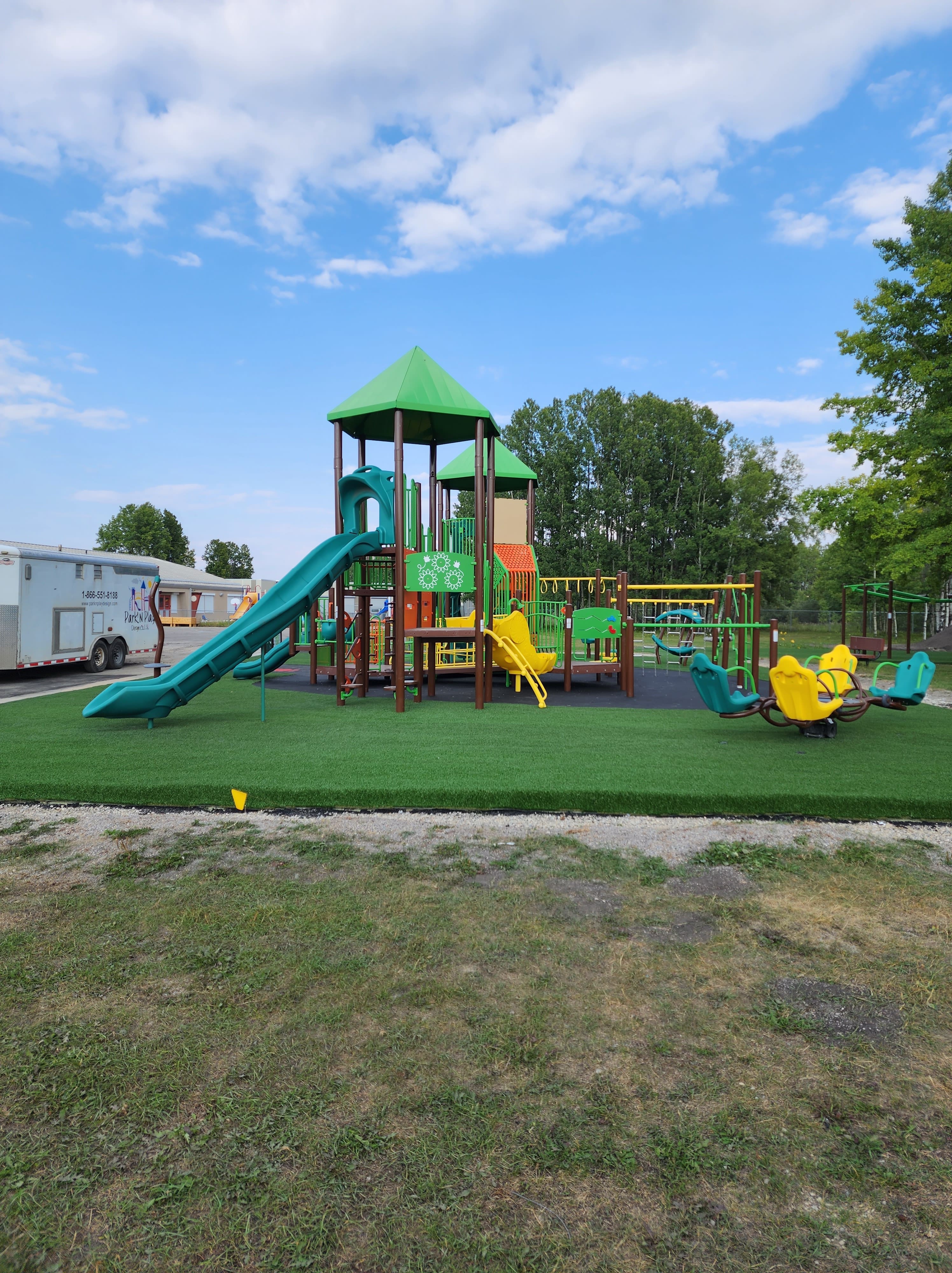 Chiila School (Tsuut-ina Reserve, AB) in Tsuut-ina Reserve, AB - playground detail and design features