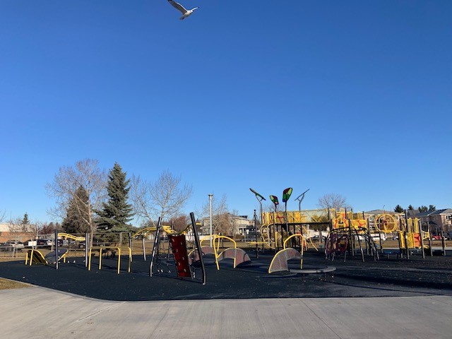 Baturyn Park (Edmonton, AB) playground in Edmonton, AB - playground climbing structures