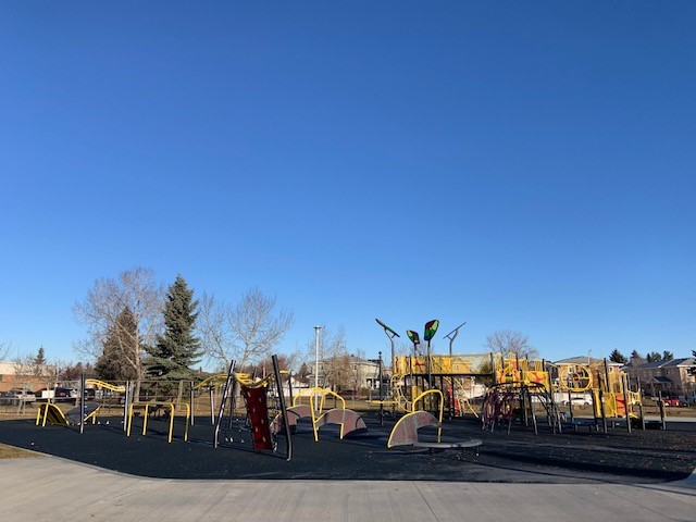 Baturyn Park (Edmonton, AB) in Edmonton, AB - playground detail and design features