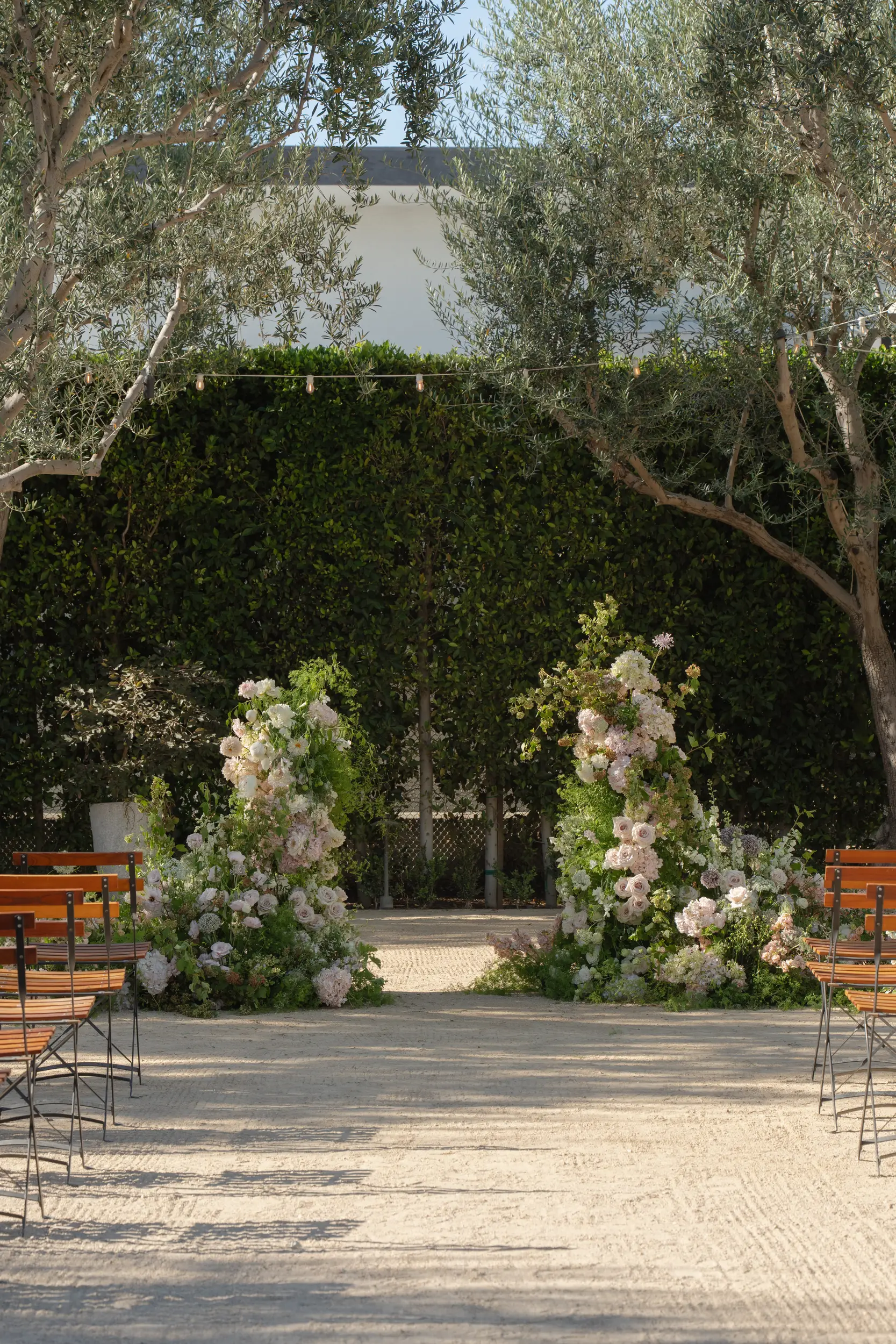 romantic wedding florals
