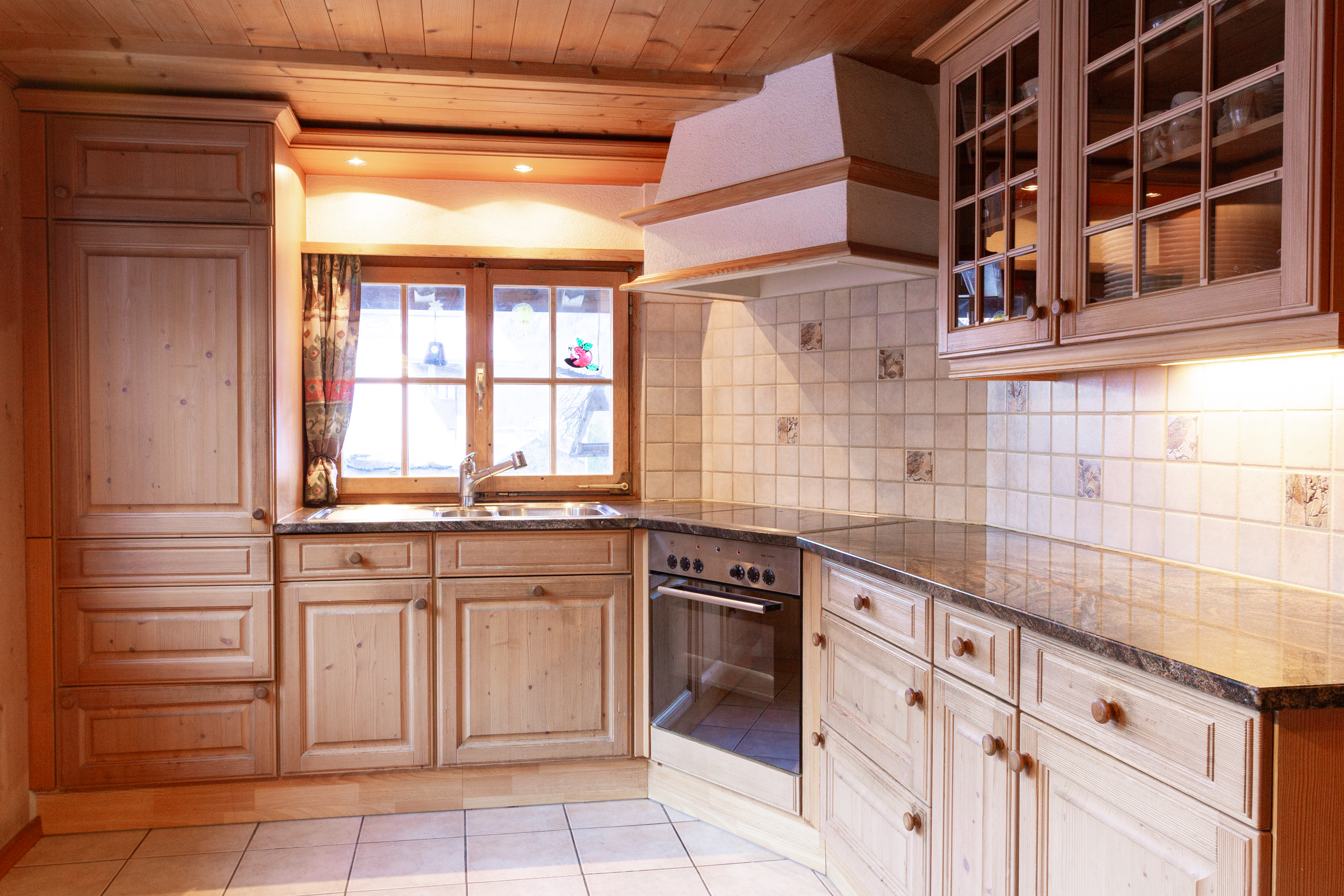 KV102 OG Hauptküche