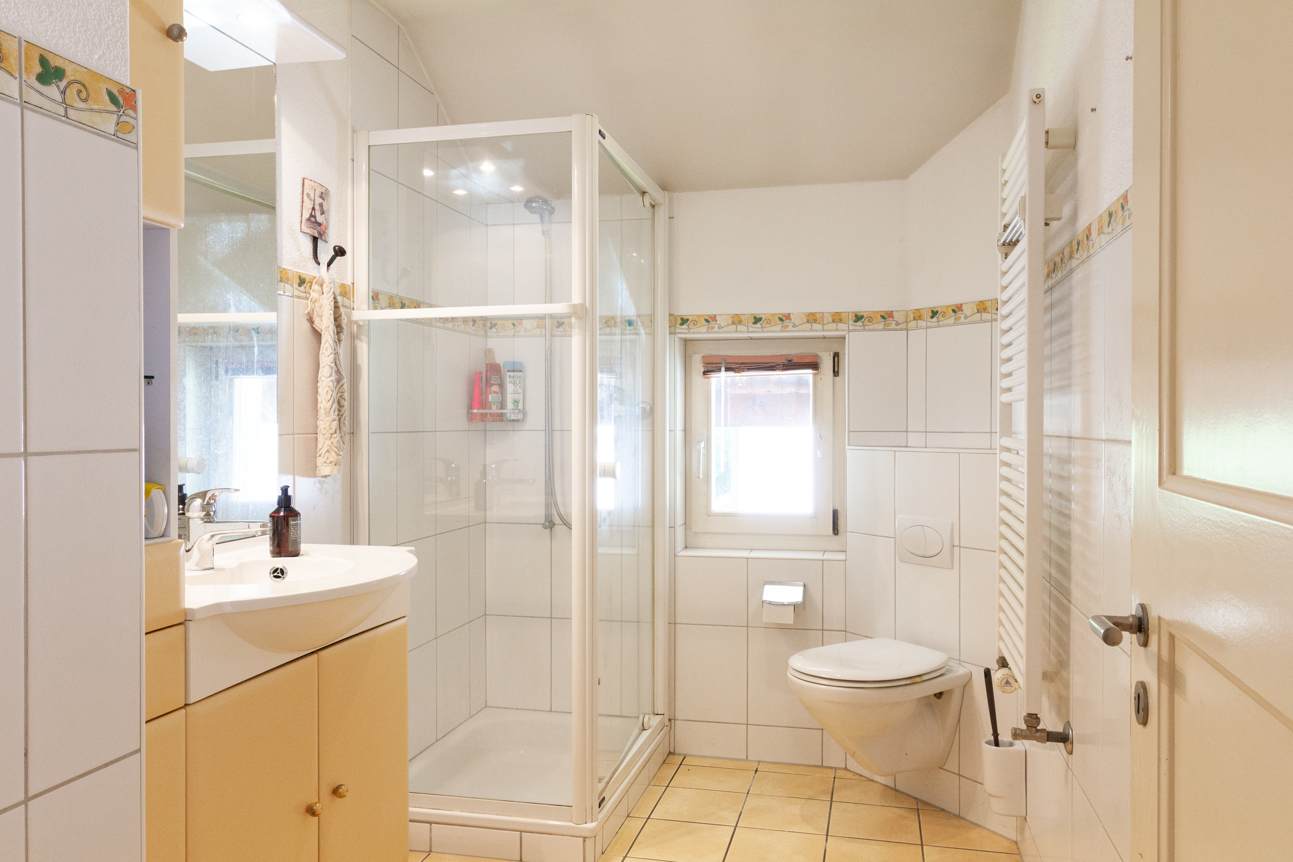 KV105 Wohnung DG Bad
