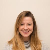 a portrait of chloe burns candy phtogorapher