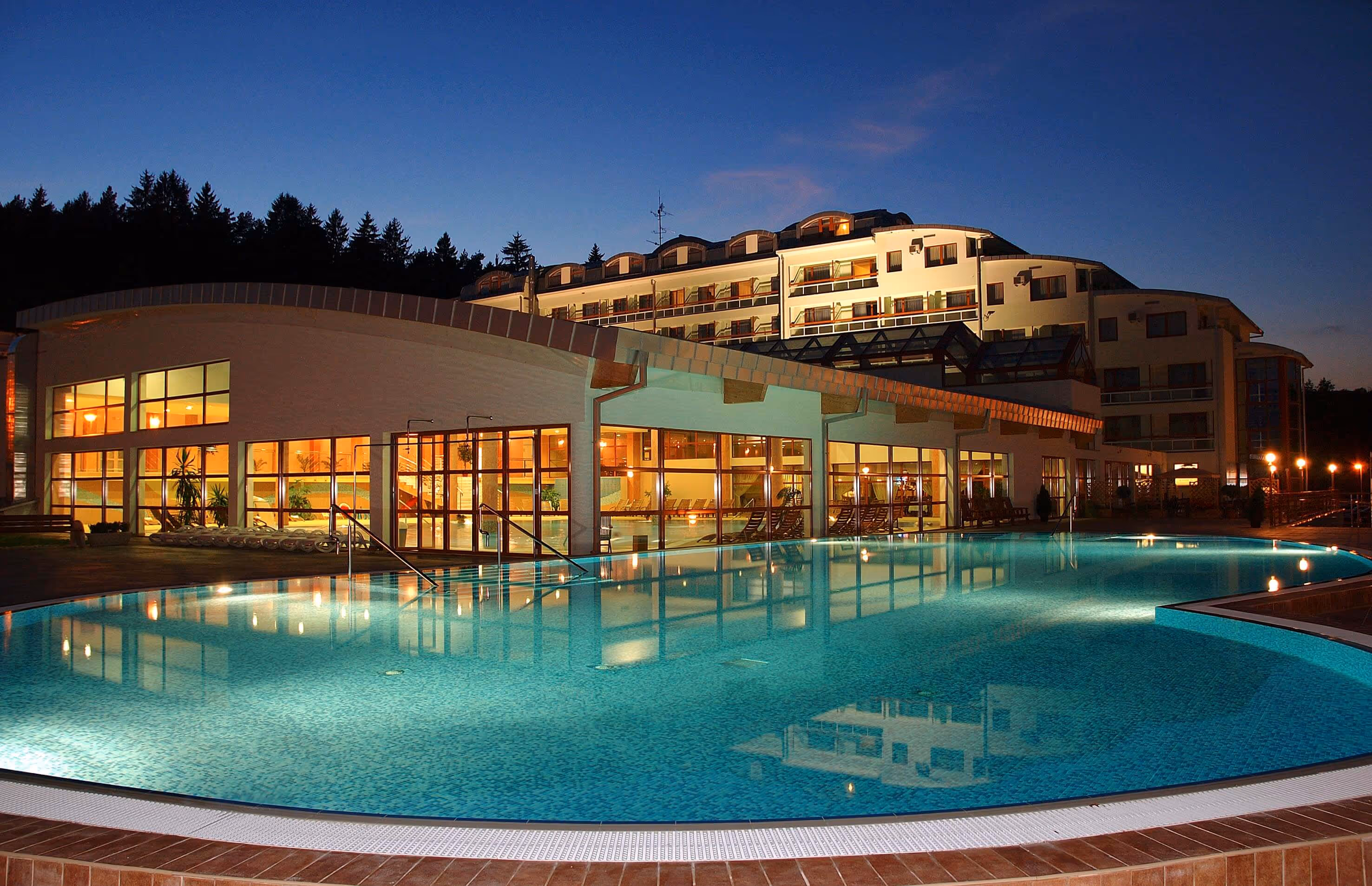 Hotel a Spa Resort Kaskady s vonkajším bazénom