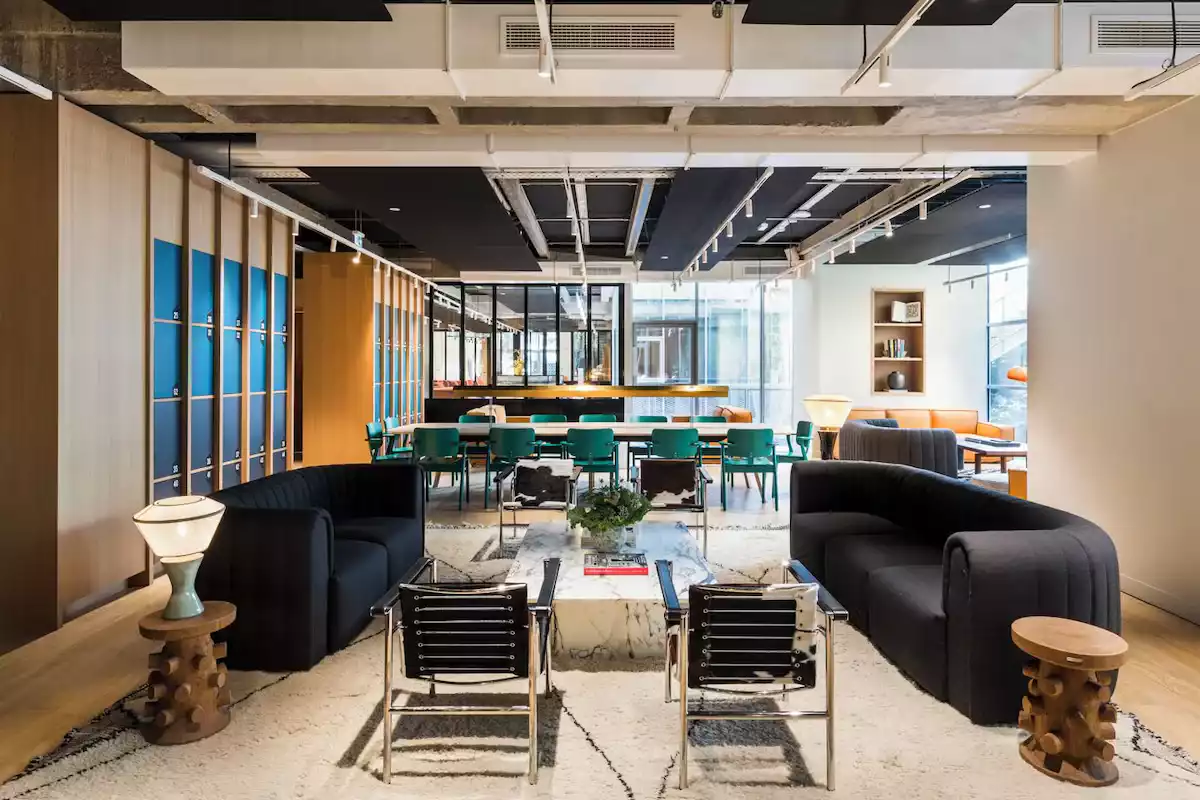 La Fondation Offices by KUTCH, bureau FF&E et OS&E