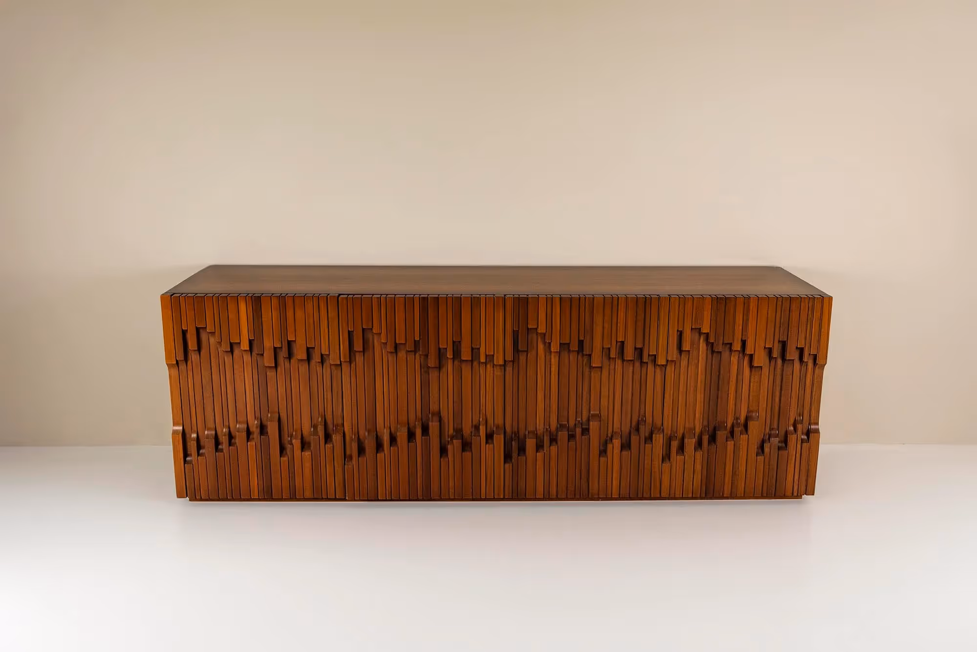 Luciano Frigerio Credenza
