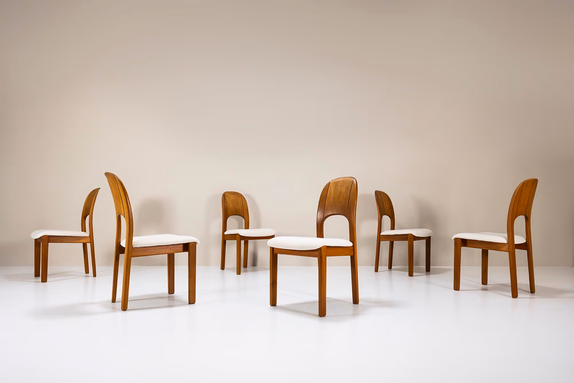 Holstebro vintage dining chairs in teak 