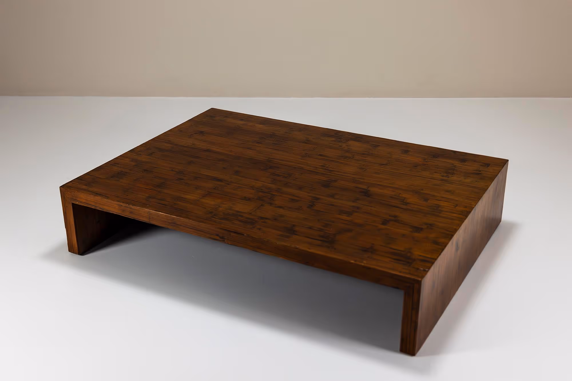 axel verwoordt vintage coffee table