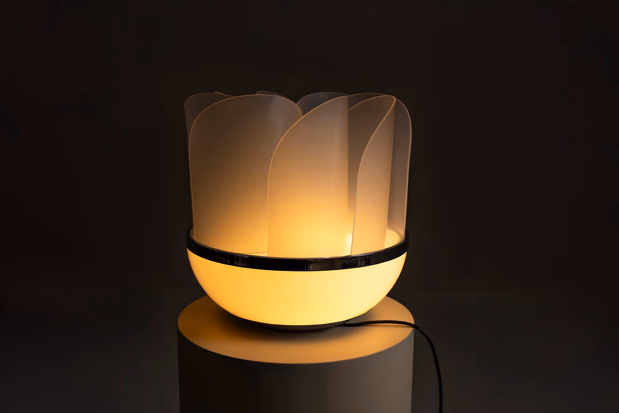 lamperti table lamp by elvio becheroni