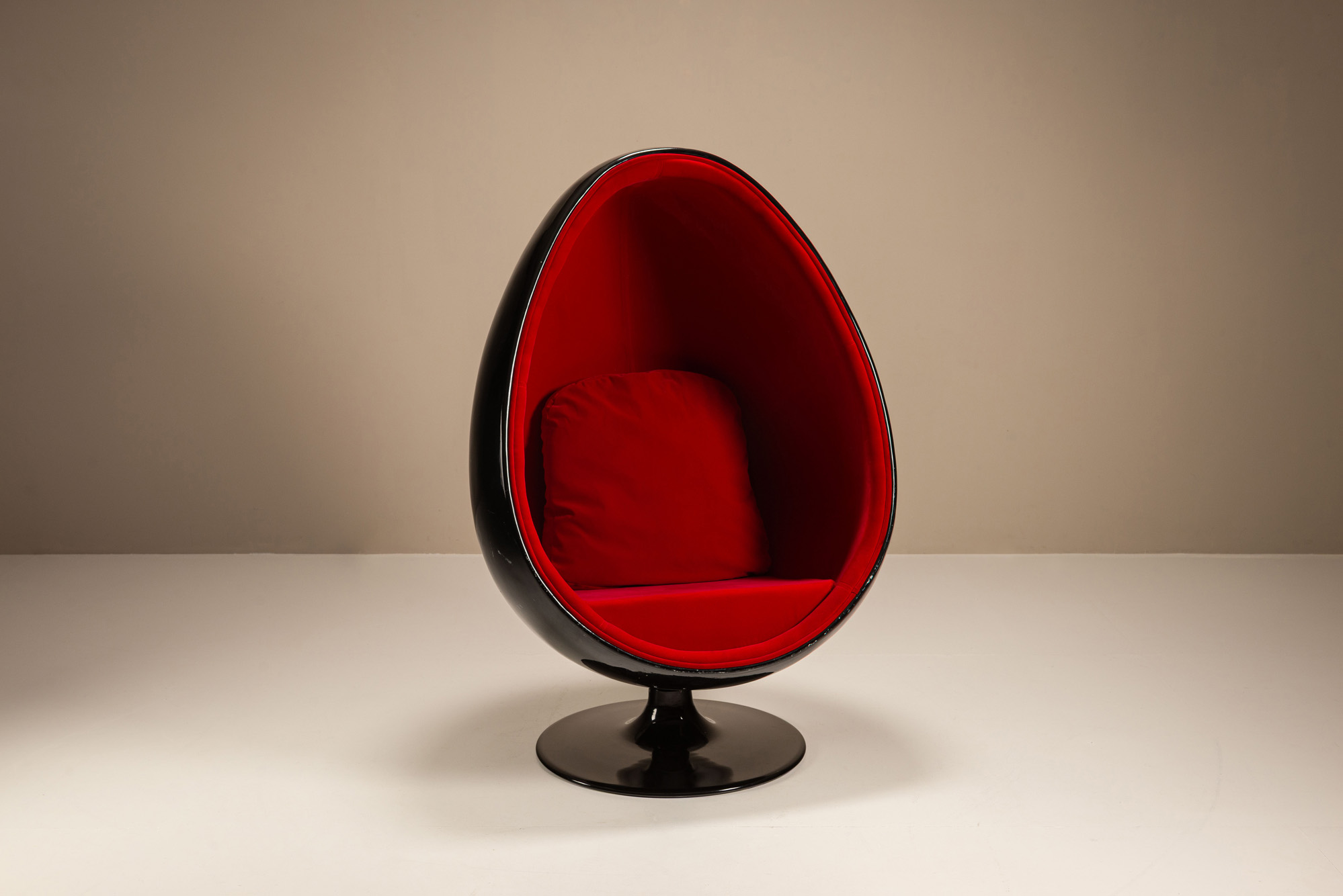 eero aarnio egg pod chair
