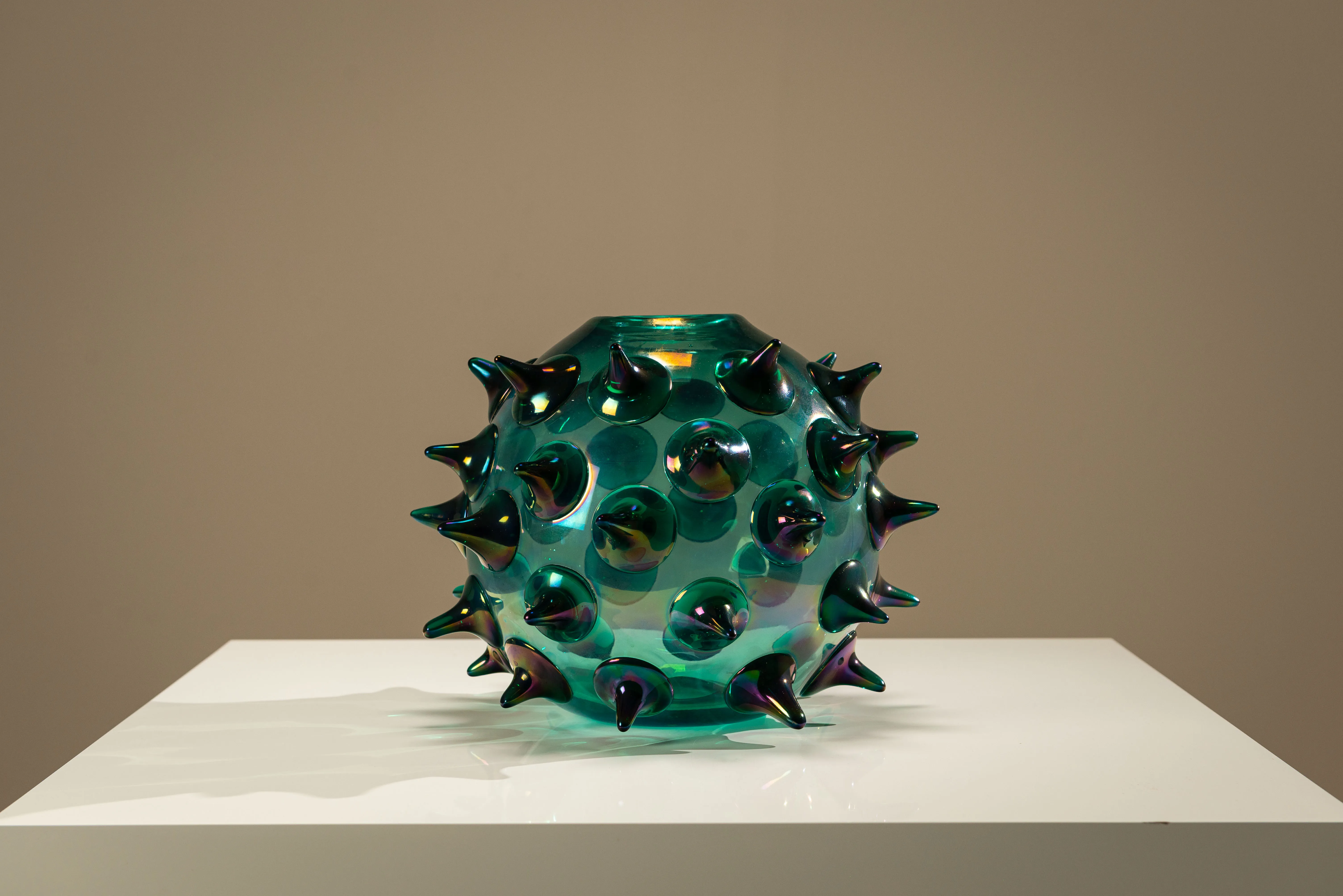 gae aulenti green riccio vase