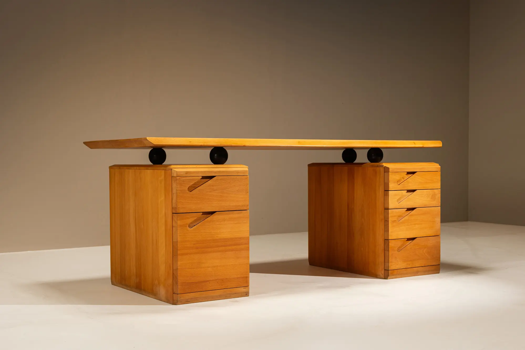 Seltz Desk Pierre Chapo France