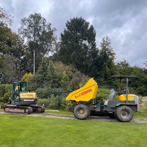 HTP-Group-Lifting-the-turf