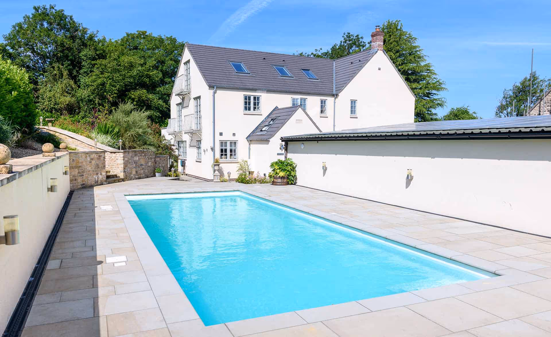Outdoor-Pools-HTP-Group-Clifton-House