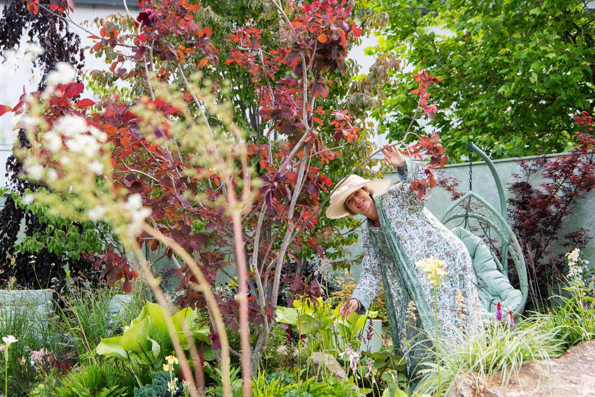 Kitti-Kovacs-in-the-Gardners-World-Garden