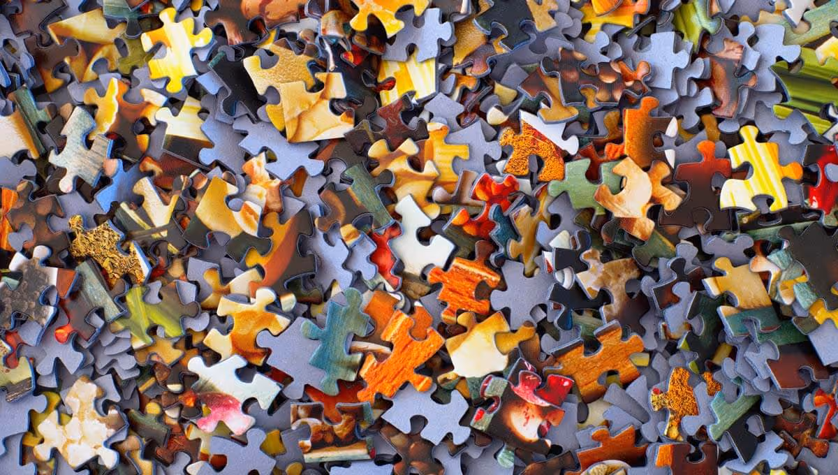 What are Puzzle Lapel Pins? | custompinsnow.com