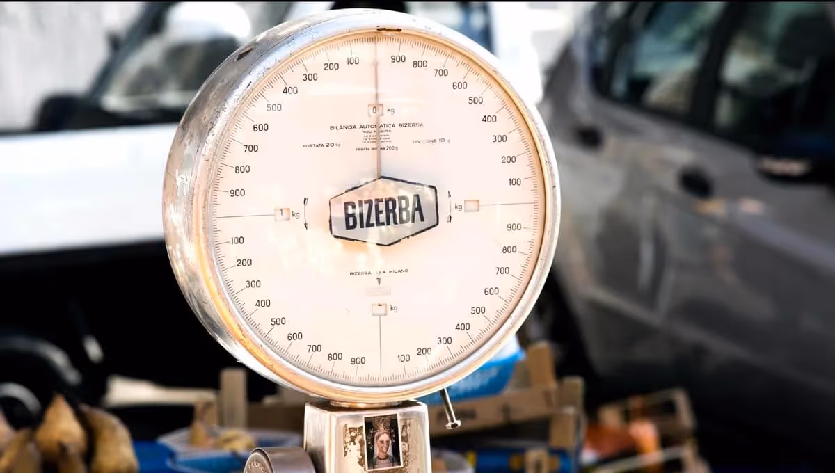 How Much Does an Enamel Pin Weigh? This Much! | Custom Pins Now