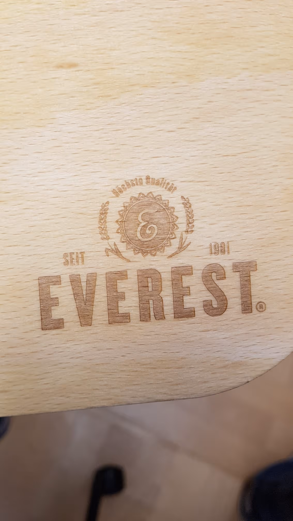 Vesperdose mit Holz und Metall graviert mit Logo