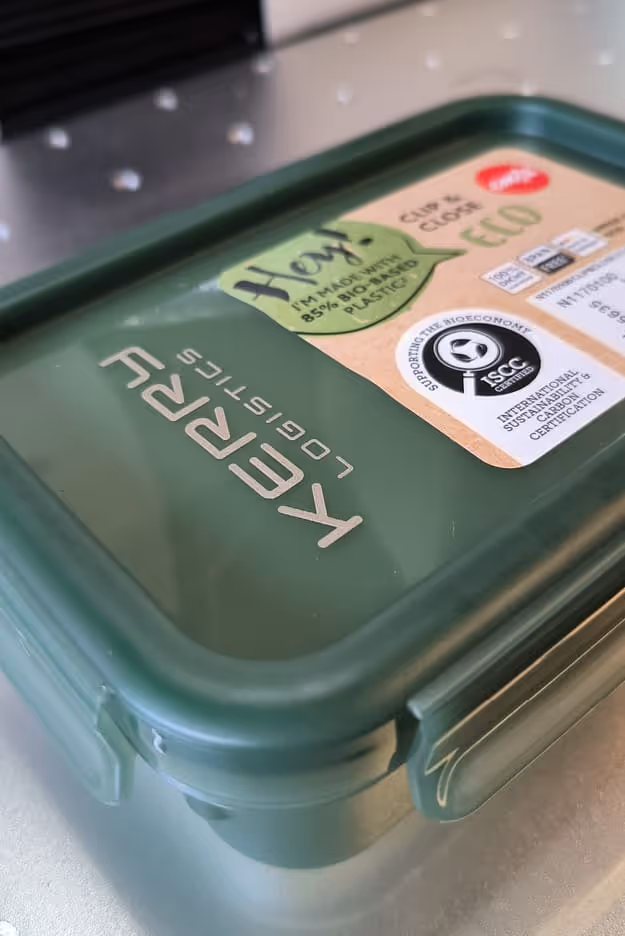 Nachhaltige Vesperdose made in Germany mit Gravur Logo und Namen für Mitarbeite rund Kollegen als Geschenk