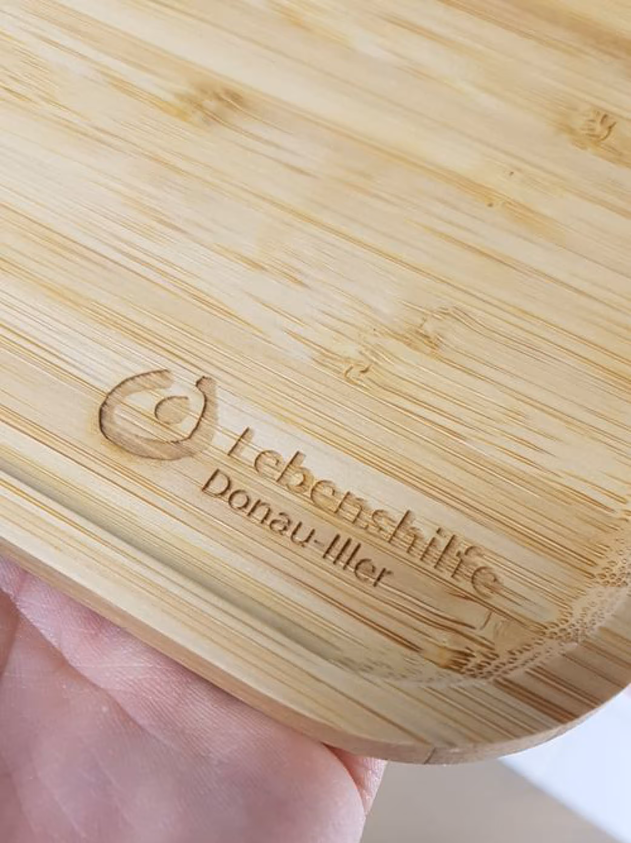 Vesperdose mit Holz und Metall graviert mit Logo