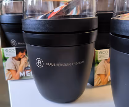 Contigo West Loop Thermobecher mit Tesla Kundenlogo graviert