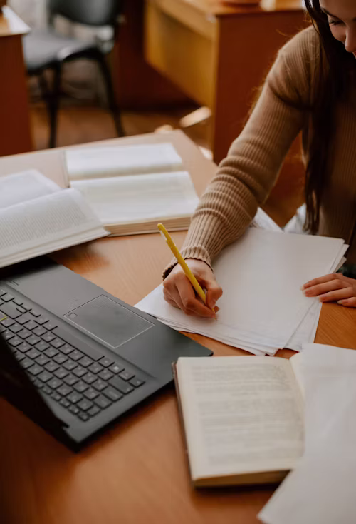 How to Decide Between Two College Acceptance Offers