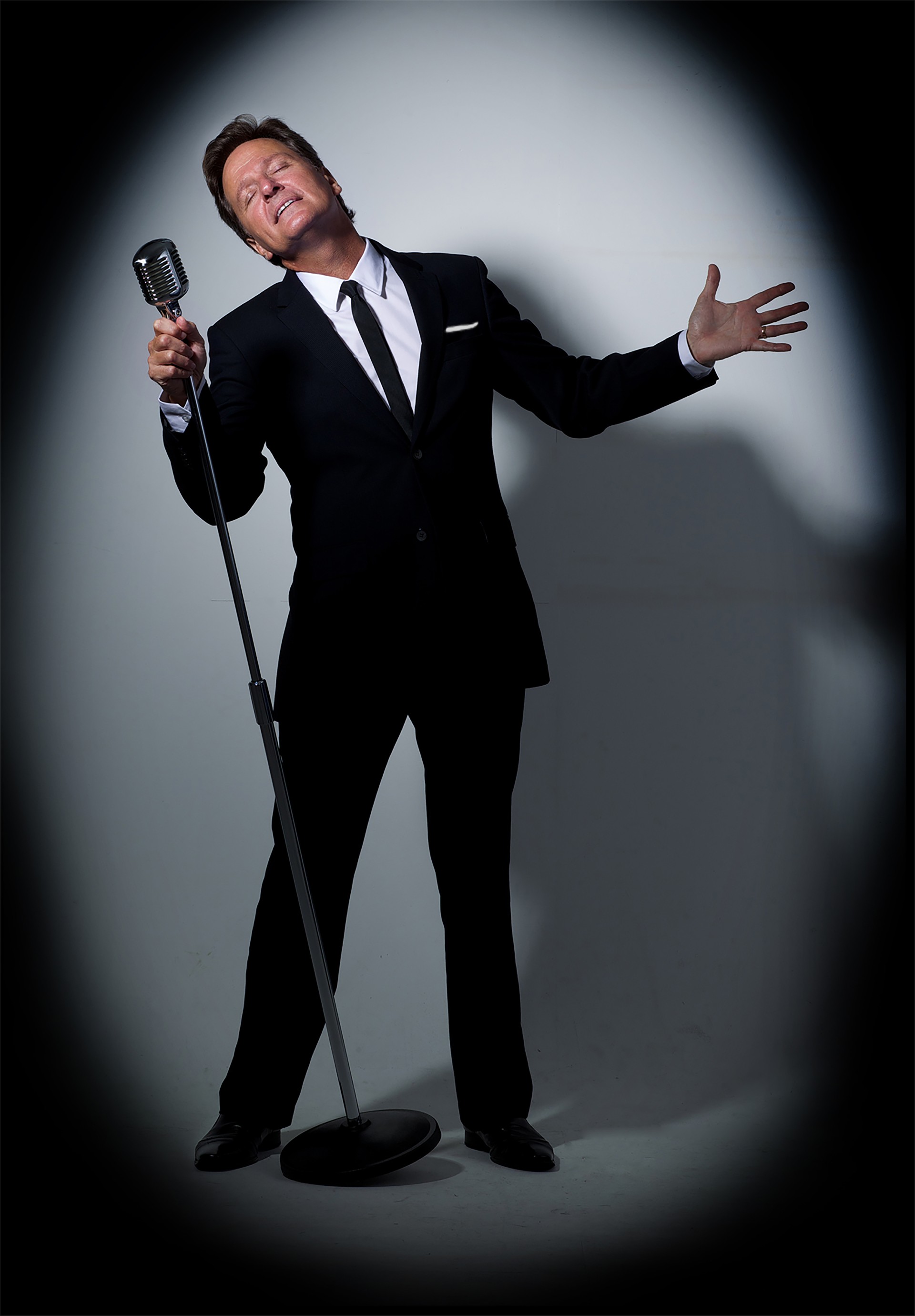 Chris Lloyds Brings The Classics Of Tony Bennett