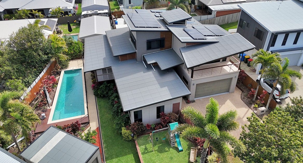 TROPICAL RETREAT AT 3 CORAL COVE COURT, BLACKS BEACH