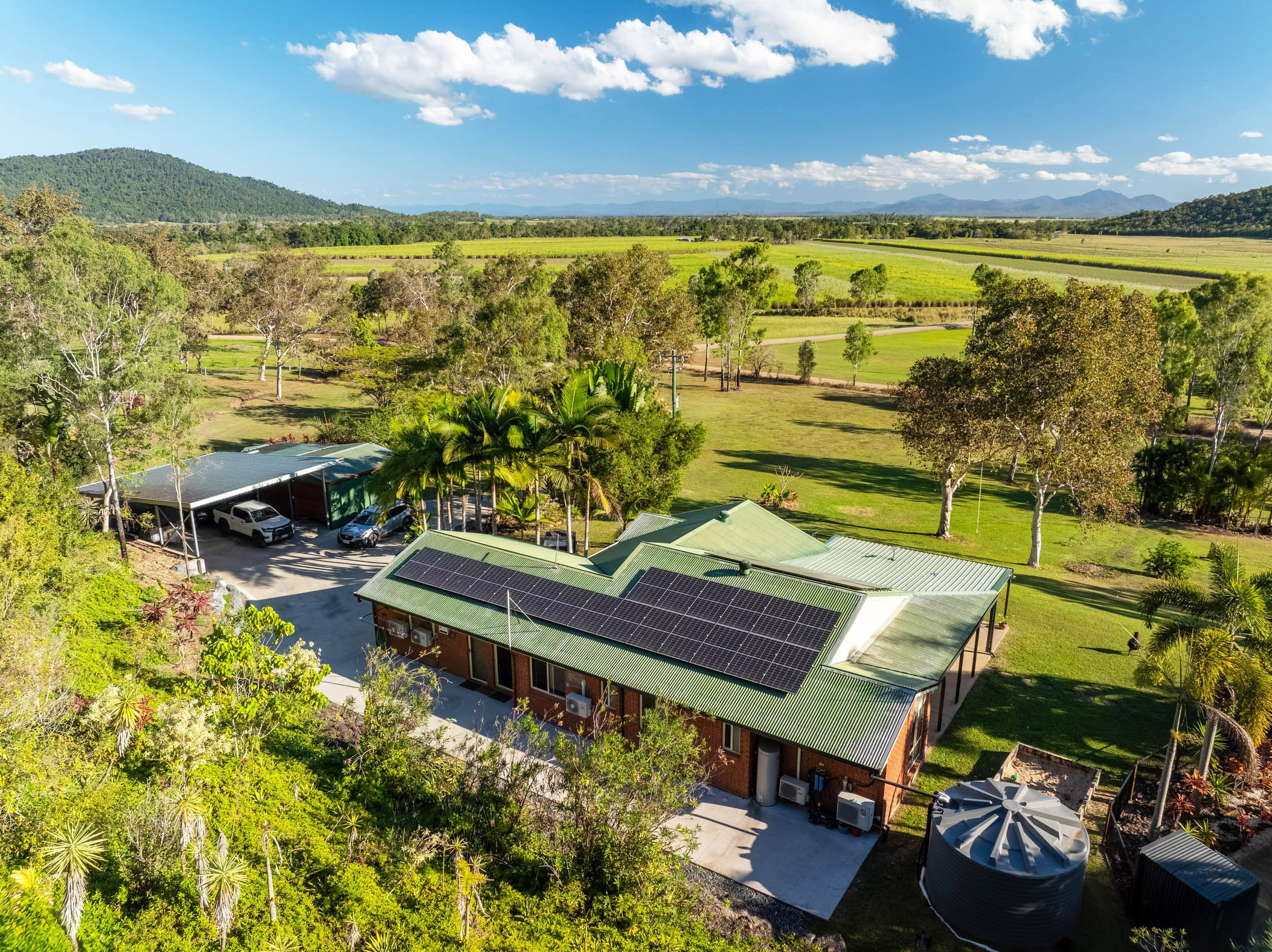 Space, Lifestyle & Views – The Family Retreat You’ve Been Searching For