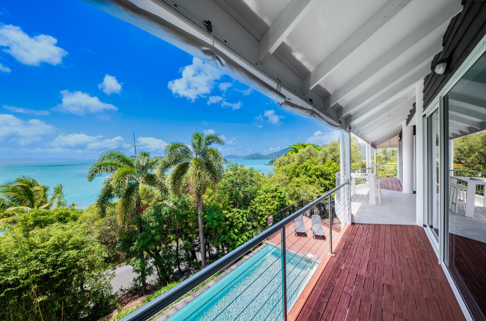 Private Coastal Retreat With Panoramic Whitsundays Views & Holiday Letting Approval
