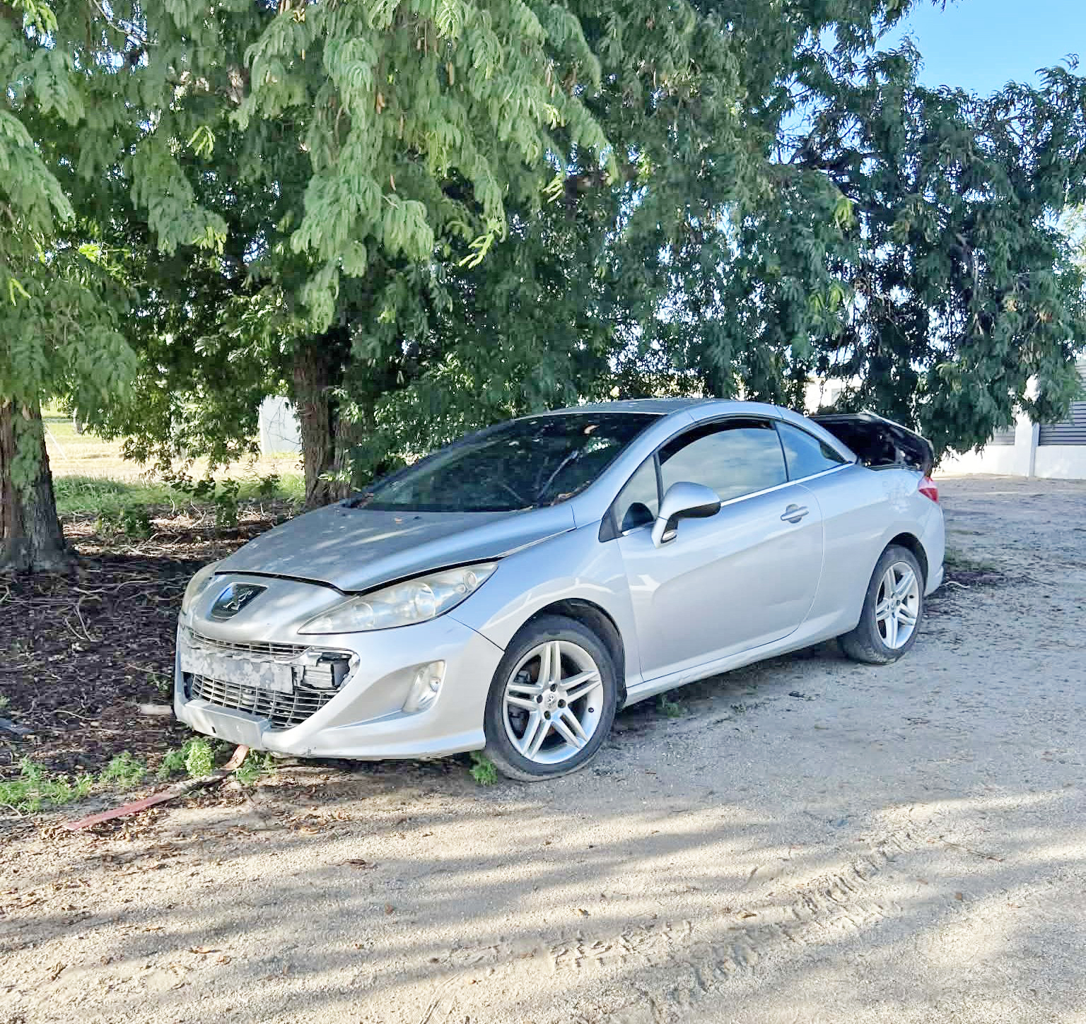 YOU CAN’T PARK THERE, MATE - Residents Hit Back at Illegal Dumping at Adelaide Point Boat Ramp 