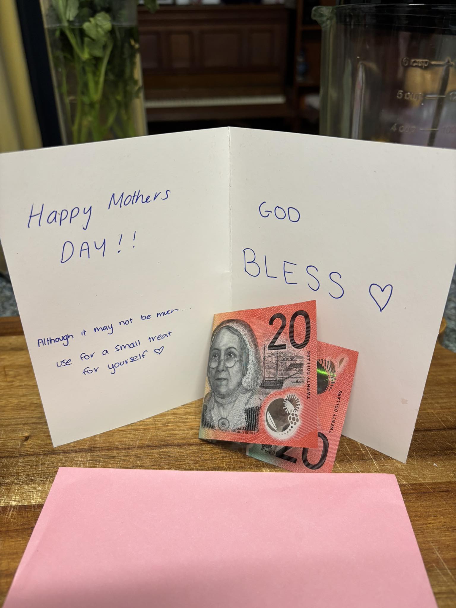 Mystery Act Of Kindness Touches Mackay Hearts