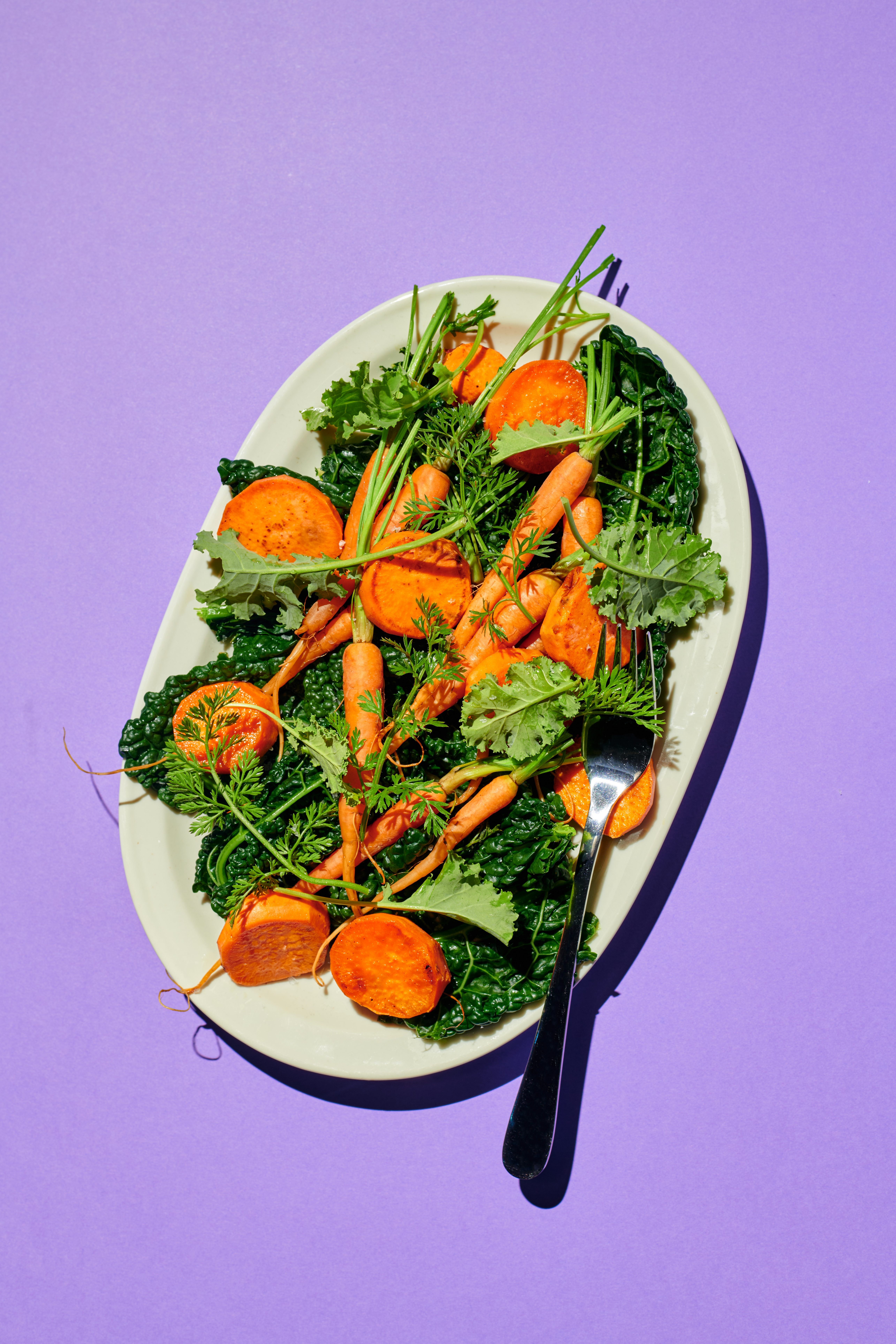 Avocadocreme i lyserød tallerken