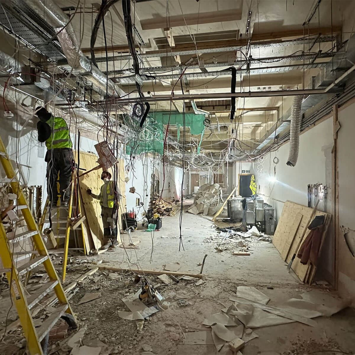 shopfitters-retail-design-services-bobblehat