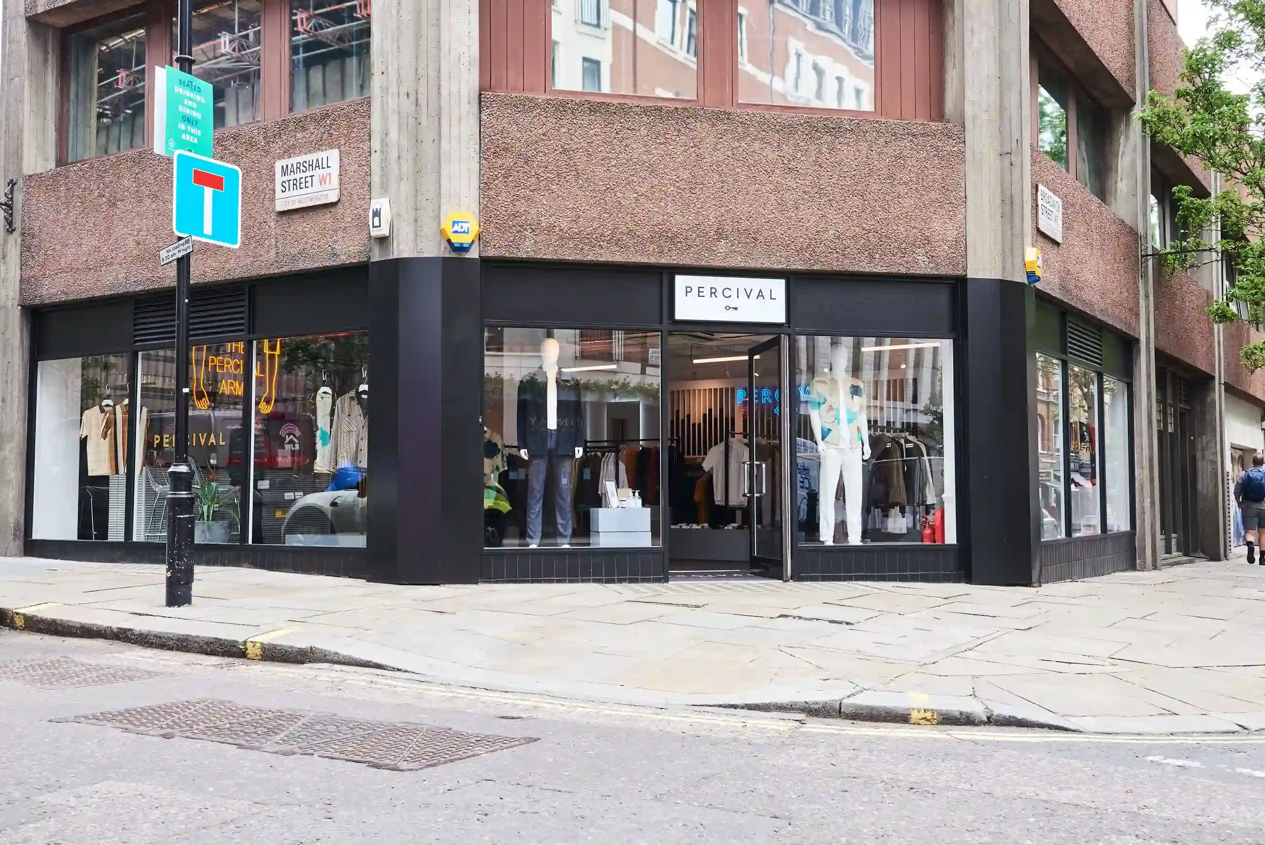 bobblehat-custom-retail-shopfitting