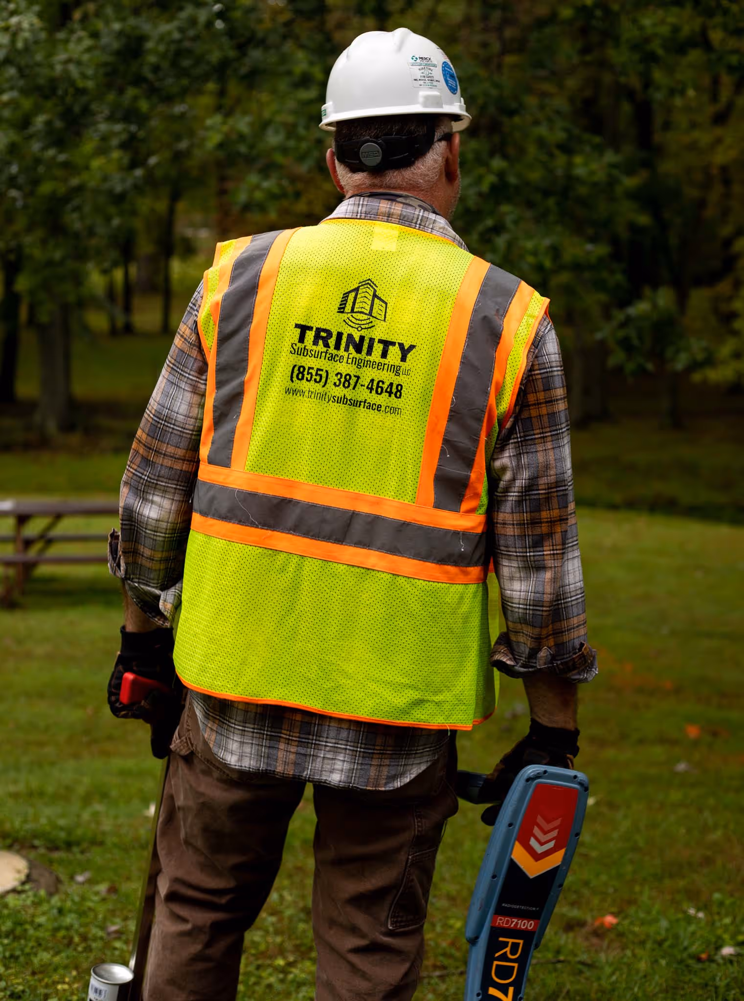 electromagnetic locating utility locator