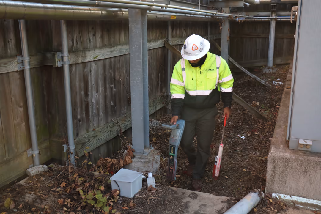An image of a utility locator using electromagnetic scanning technology.