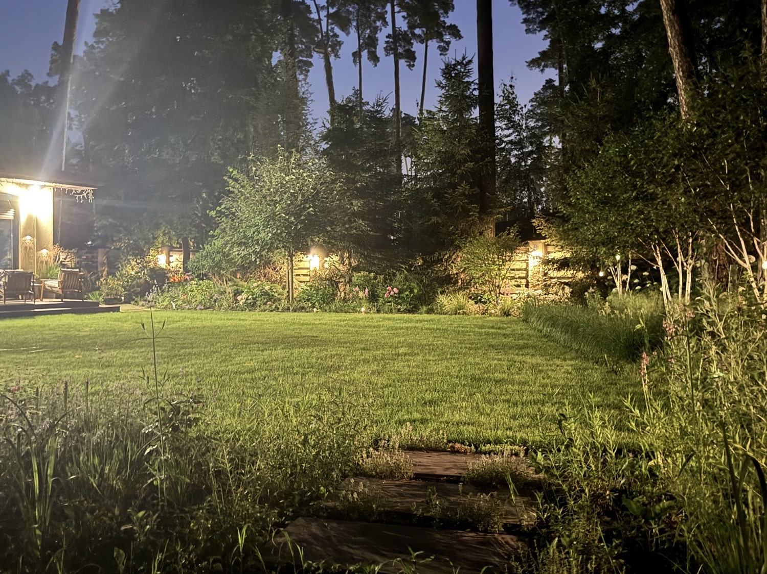 Ночной сад освещение