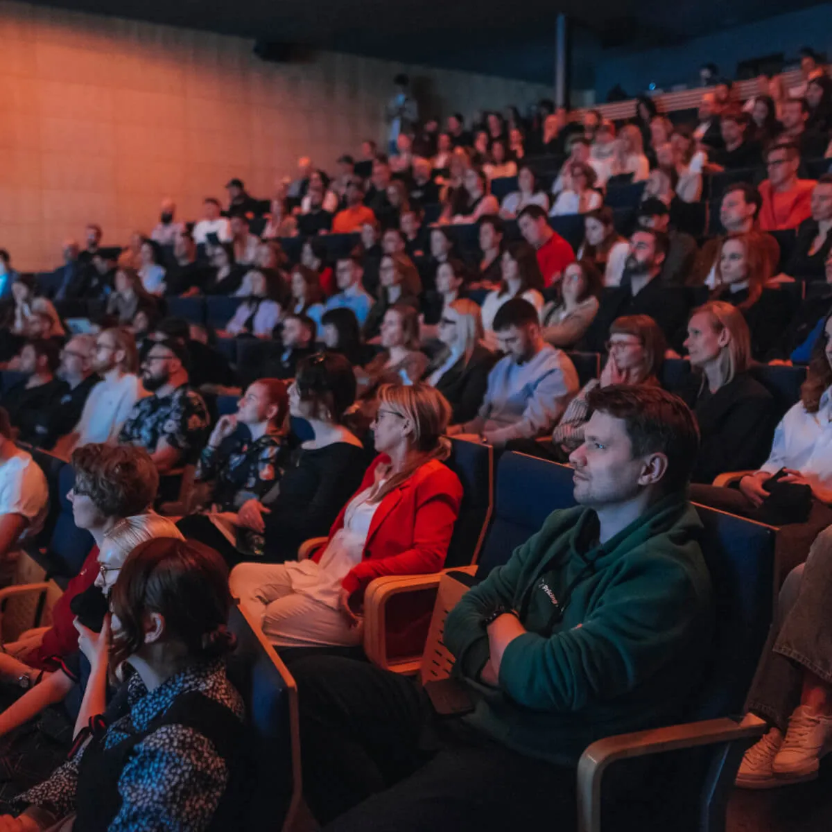 Zajímavosti z prvního ročníku konference How To Brand, na které vystoupili Heels Make Deals, Jakub Ptačin a Pavel Cahlík nebo zástupci značek Korunní, Seyfor a Pluxee.