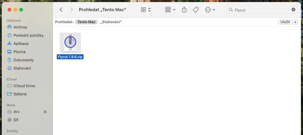Krok 3: Otevřete Finder, najděte stažený .zip soubor Flycut a rozbalte ho dvojklikem.