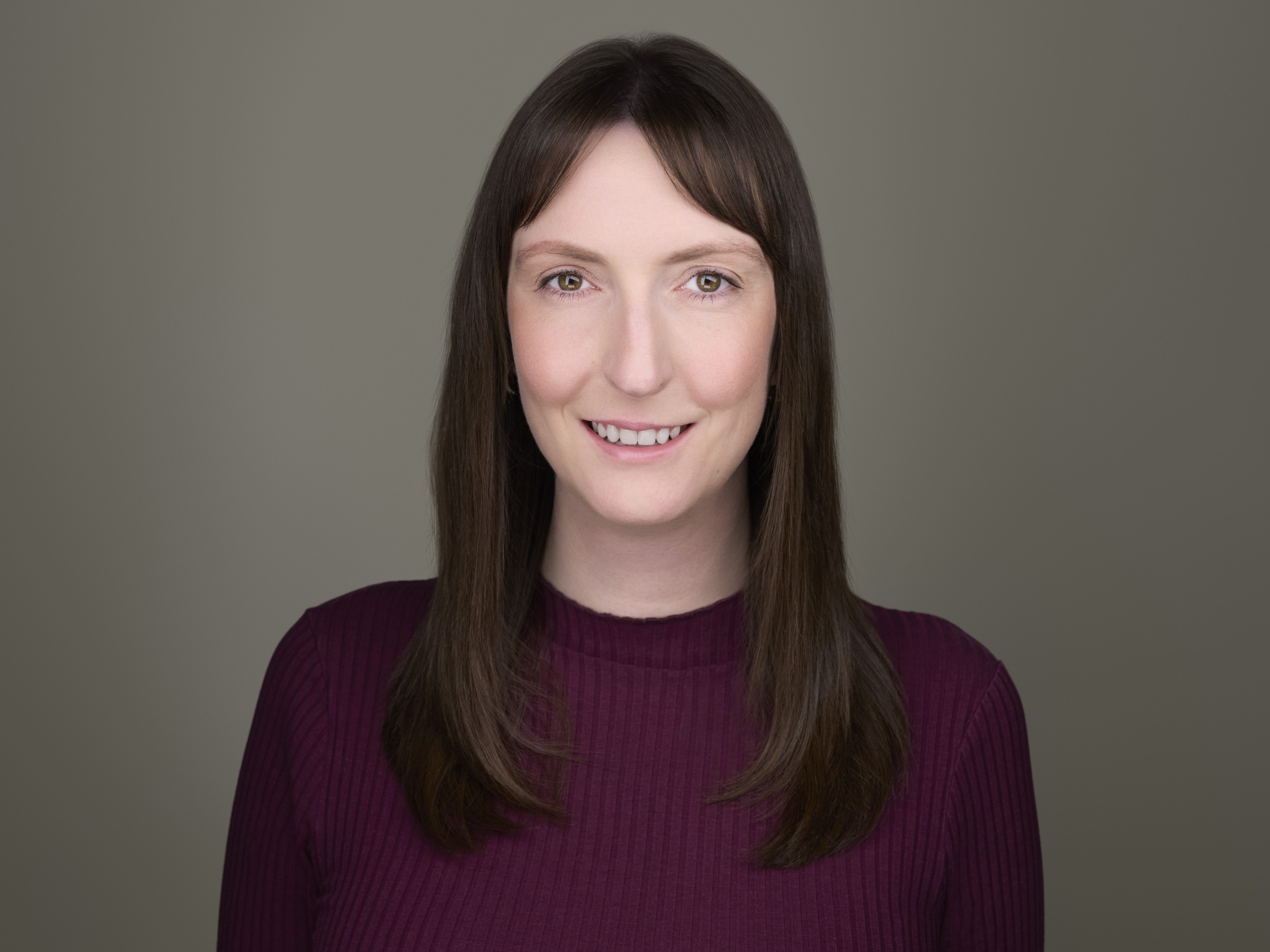 Professional portrait of Jaclyn Hutchinson