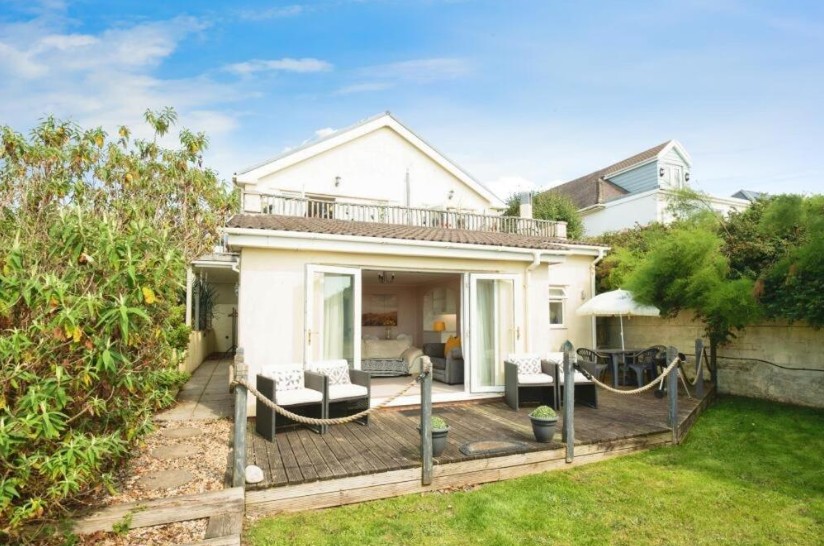 Stylish apartment in Ogmore by sea 