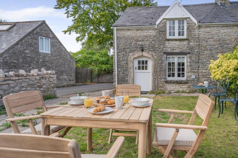2 Bed in St. Hilary 