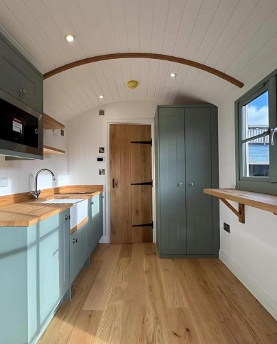 Luxury Shepherds Hut near Glamorgan Coast