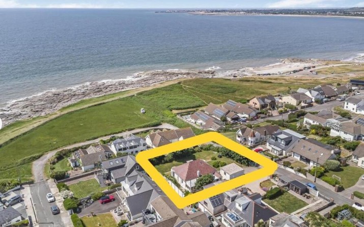 Sea View Home in lovely Ogmore-by-Sea
