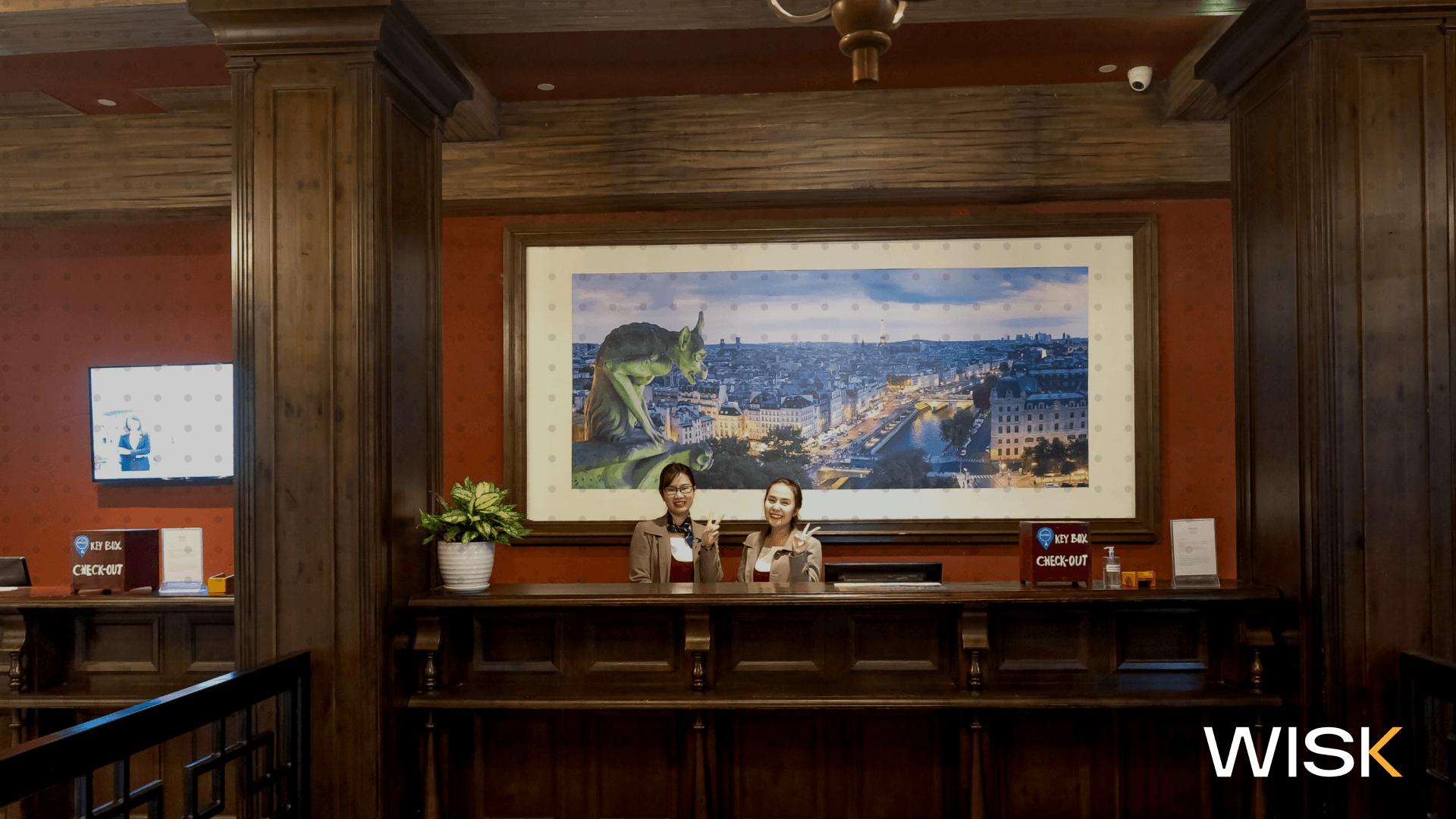 How Can Golf Courses Centralize F&B Inventory Across Multiple Outlets?