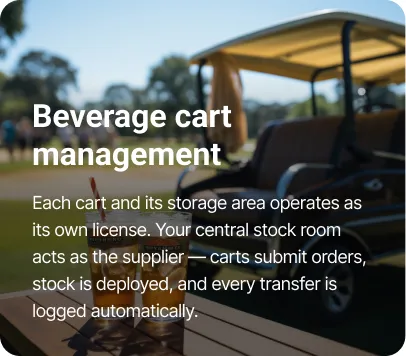 Personne versant du liquide d'un contenant rouge dans un verre avec de la glace et une garniture, avec un texte superposé sur le contrôle du débordement et la détection des écarts.